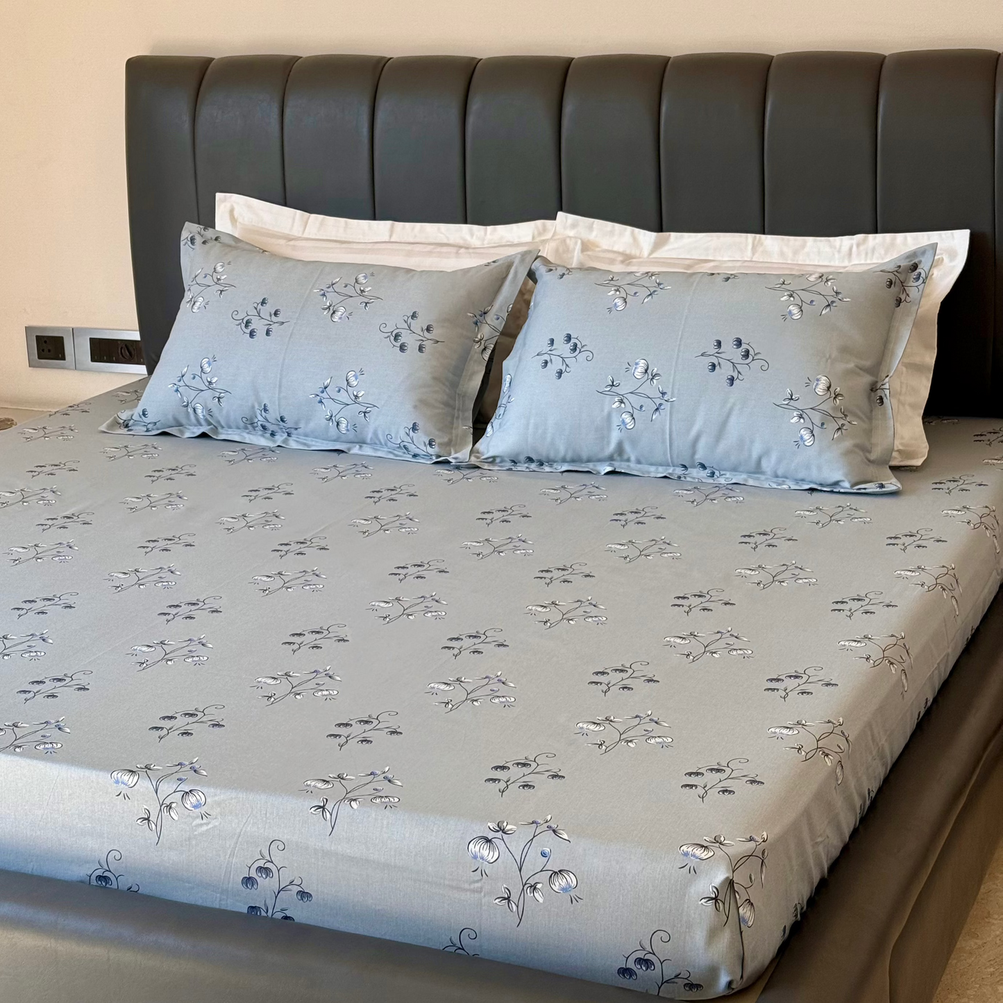 King Size Bed Sheet with 2 Pillow Covers