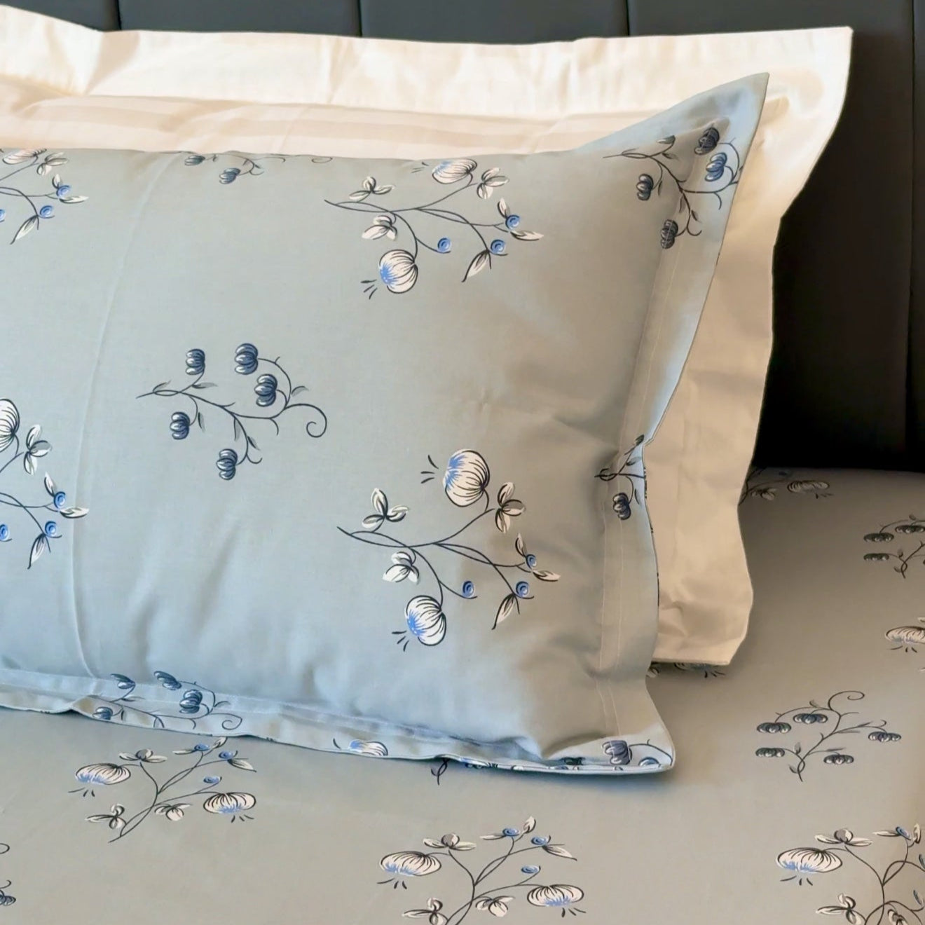 King Size Bed Sheet with 2 Pillow Covers